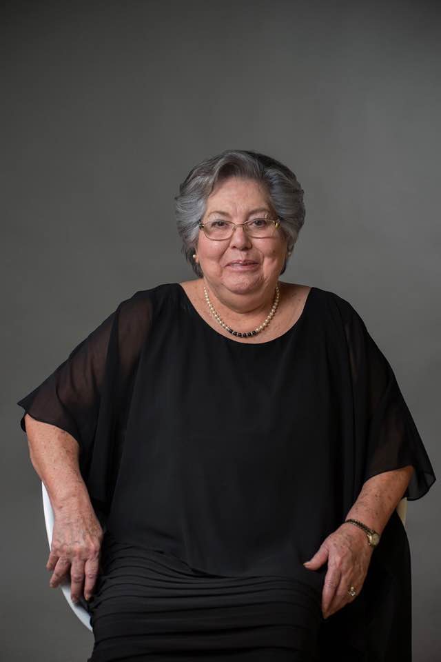 La imagen tiene un atributo ALT vacío; su nombre de archivo es mom1.jpg